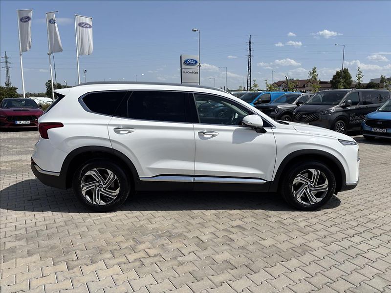 Hyundai Santa Fe 2,2 CRDi Style 4x4 DCT 142kW - fotka 6 z 50