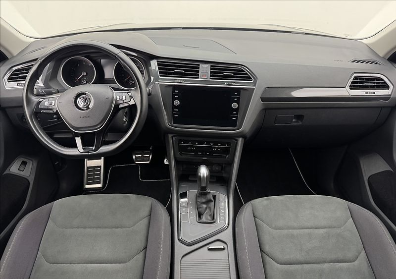 Volkswagen Tiguan 1,5 TSi DSG HUD KAMERA TAŽNÉ - fotka 7 z 50
