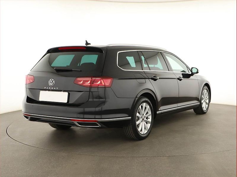 Volkswagen Passat (2020) 2.0 TDI - fotka 5 z 20