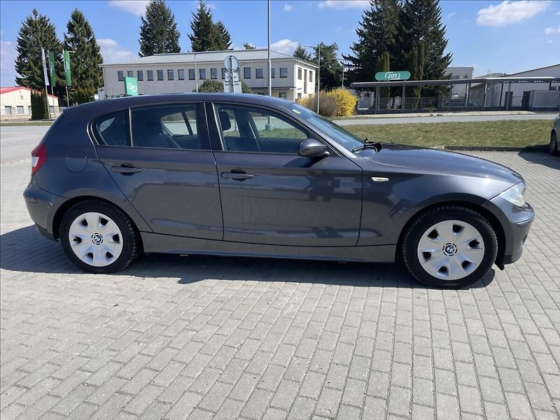 BMW Řada 1 1,6 i 85kw Klimatronic, Výhřev - fotka 30 z 31