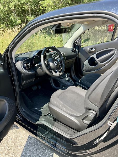 Smart Fortwo (2016) Smart Fortwo Coupé 1.0 52 kW - fotka 9 z 15