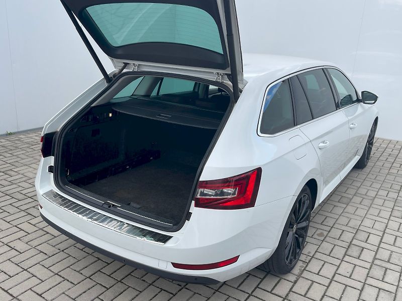 Škoda Superb (2017) Combi 2.0 TDI / 110 kW DSG Sty - fotka 12 z 30