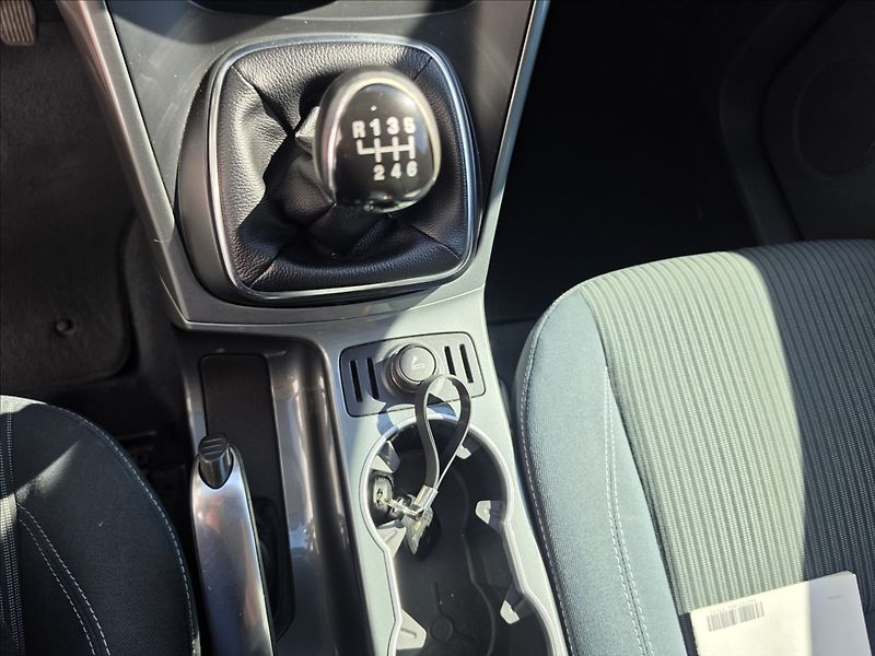 Ford C-MAX 1,6 1 110KW Titanium - fotka 21 z 40
