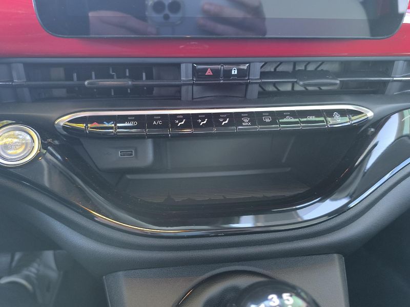 Fiat 500 (2026) Hybrid Icon 1.0 BSG 65k - fotka 17 z 35