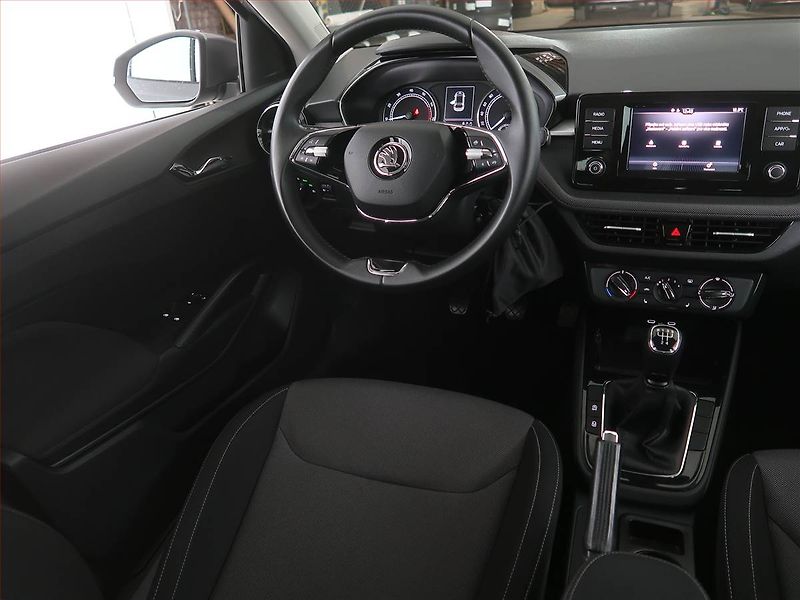 Škoda Fabia (2023) 1.0 TSI, Tempomat - fotka 7 z 18