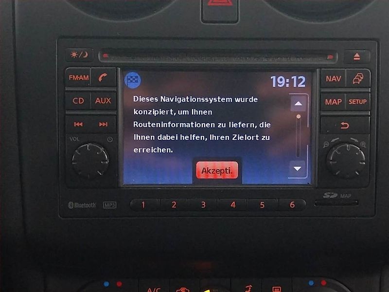 Nissan Qashqai (2011) 2.0 dCi, Navi, Tempomat - fotka 19 z 20