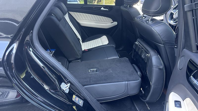 Mercedes-Benz GLE (2016) - fotka 26 z 26