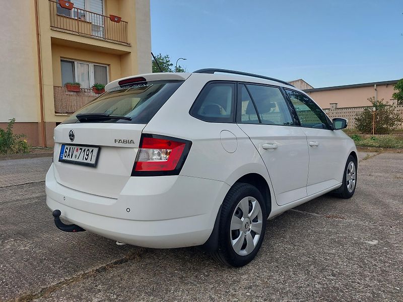 Škoda Fabia (2018) 1,4 TDi 66kw Ambition ČR 1.maj - fotka 5 z 19