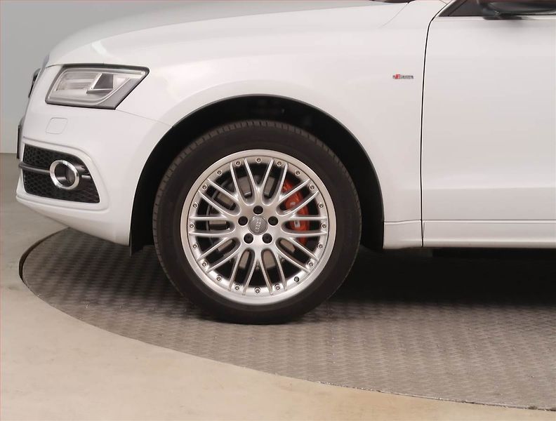 Audi Q5 (2013) S line 3.0 TDI, 4X4, Automat - fotka 15 z 16