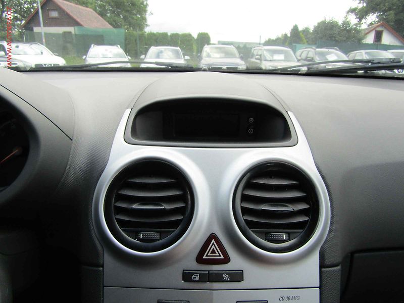 Opel Corsa (2014) 1.0i, AC, STK7/28 - fotka 12 z 19