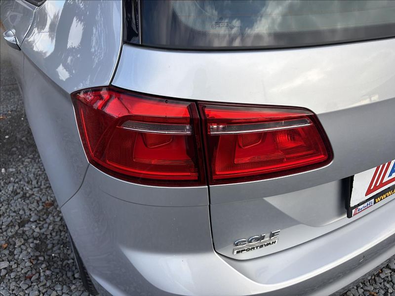 Volkswagen Golf Sportsvan 1,6 TDi 81kW  Serviska,Navigac - fotka 33 z 49
