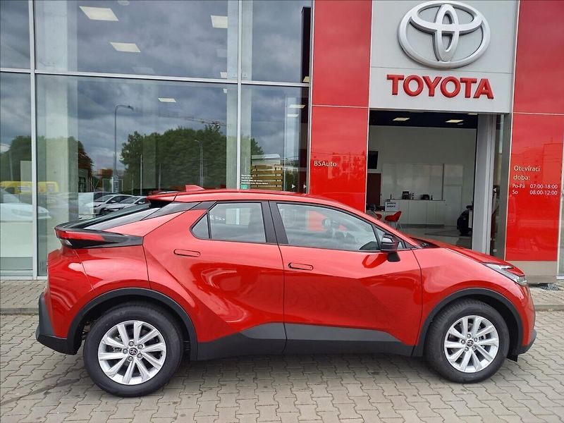 Toyota C-HR 1,8 Comfort - fotka 6 z 15