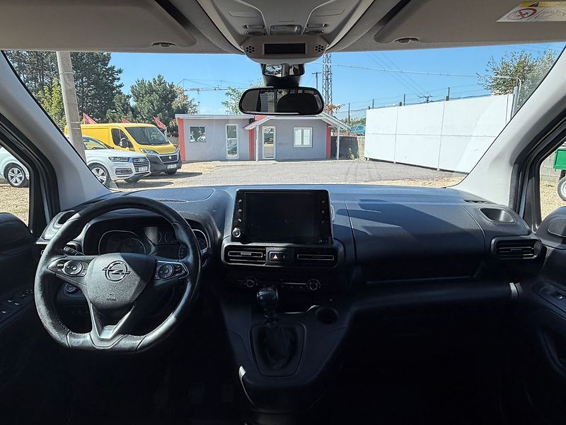 Opel Combo 1.2TURBO 81KW*TOP VÝBAVA- ZADA - fotka 21 z 33