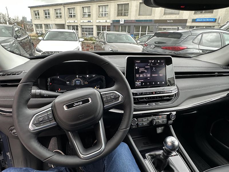 Jeep Compass (2023) 1.3 130k Night Eagle, CZ - fotka 4 z 8