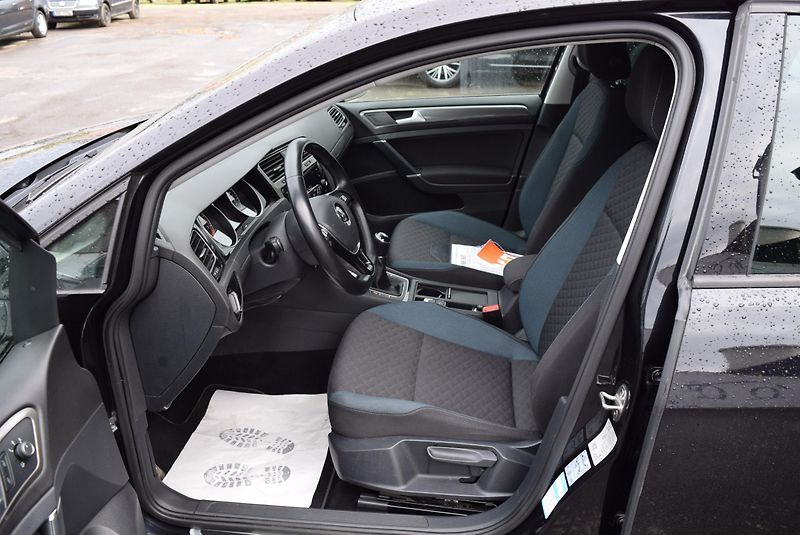 Volkswagen Golf (2019) 1.5TSI 96kw IQ.DRIVE NAVI ACC  - fotka 21 z 50