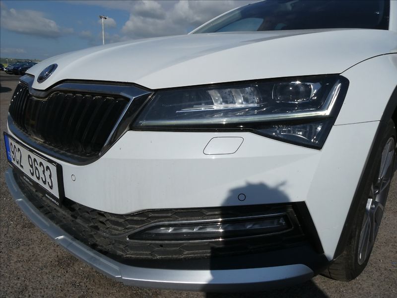 Škoda Superb 2,0 TDi 147kW SCOUT,DSG,4x4,DP - fotka 4 z 49