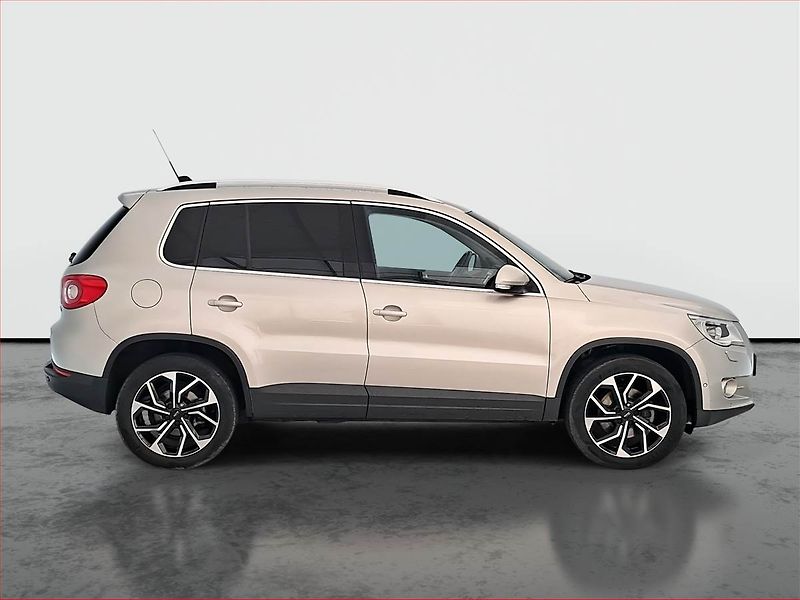 Volkswagen Tiguan (2010) 2.0 TDI, 4X4, Navi, Xenony - fotka 6 z 16
