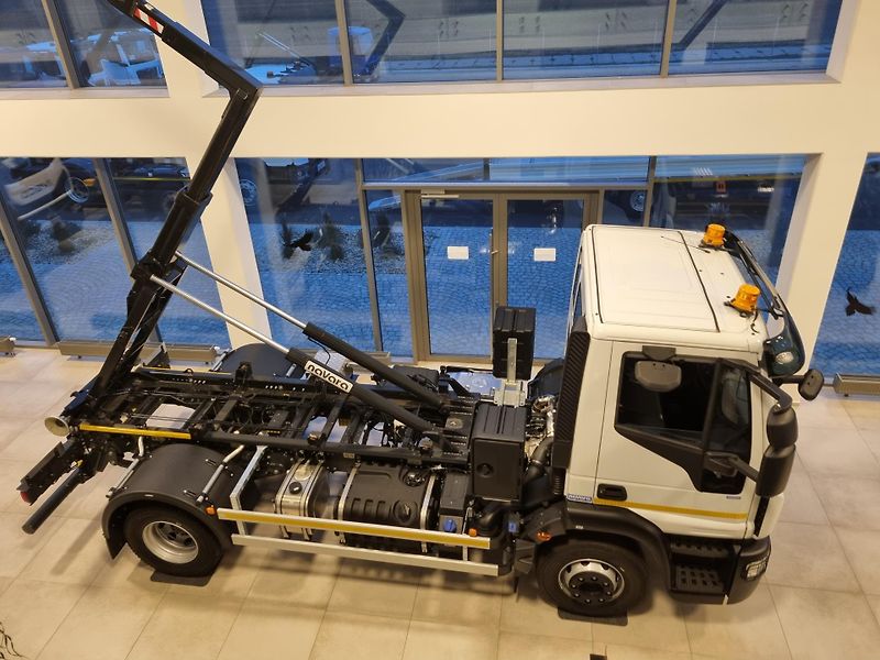 Iveco Eurocargo 120E22 KONTEJNER 8T - fotka 14 z 19
