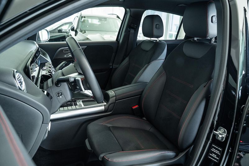 Mercedes-Benz GLA (2025) 200 d 4M/AMGPREMIUM/360/ESP - fotka 10 z 18