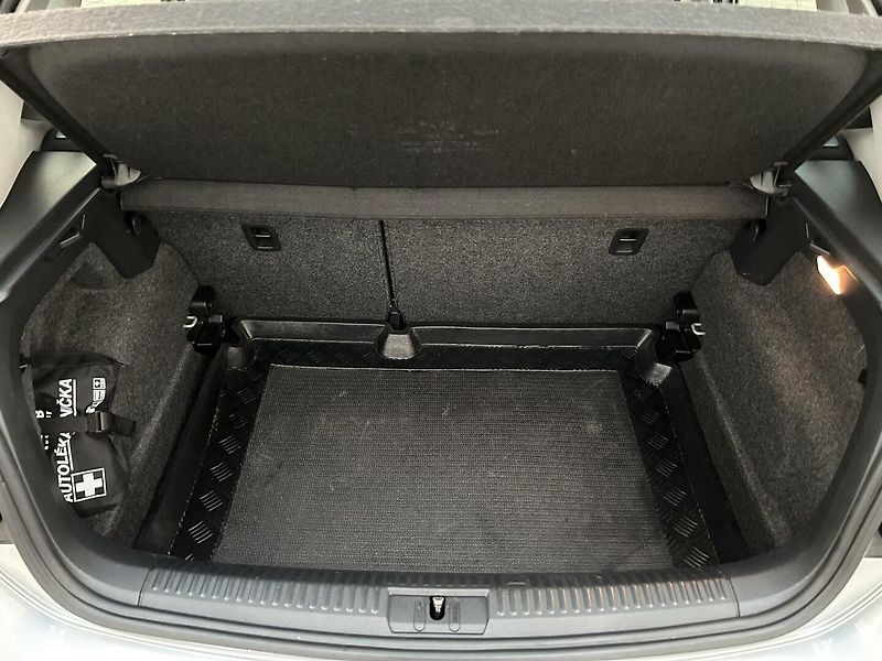 Volkswagen Polo 1.4 TSI Comfort - fotka 23 z 25