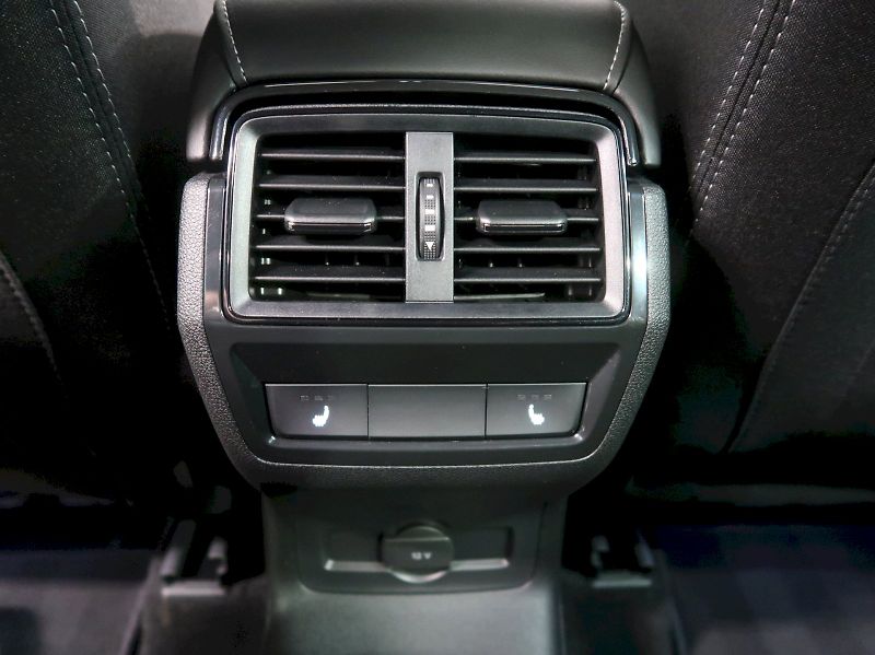 Škoda Karoq (2026) SPORTLINE 2.0TDI 110KW 4x4 DSG - fotka 40 z 43
