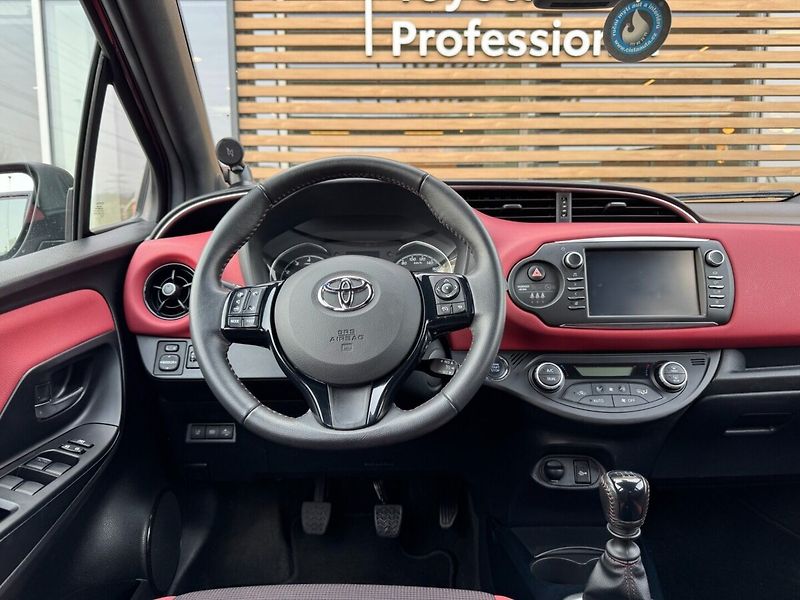 Toyota Yaris SELECTION - fotka 5 z 18
