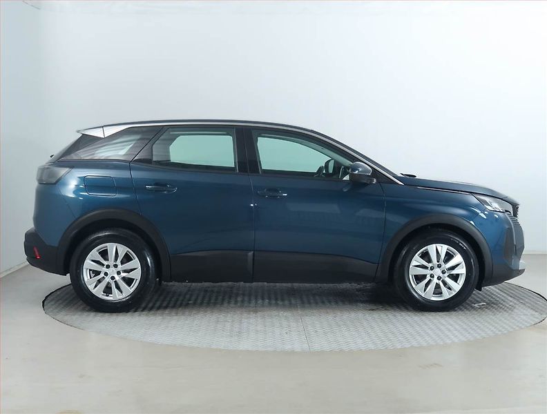 Peugeot 3008 (2021) 1.2 PureTech - fotka 6 z 16