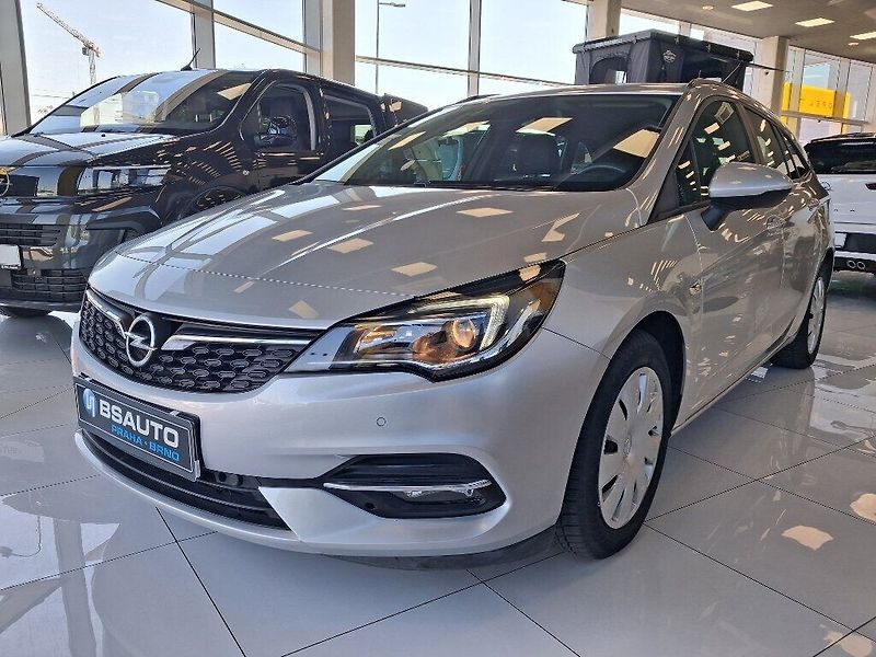 Opel Astra 1.2T 81kW 2021 - fotka 1 z 15