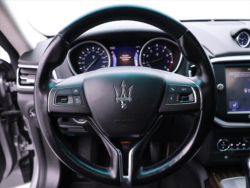 Maserati Ghibli 3,0 i 302kw 4X4 Q4 - fotka 21 z 40