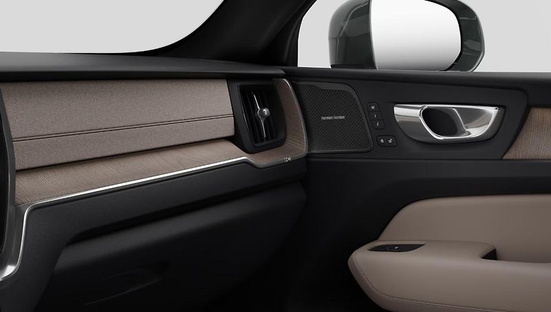 Volvo XC60 (2026) B5 PLUS - fotka 10 z 13