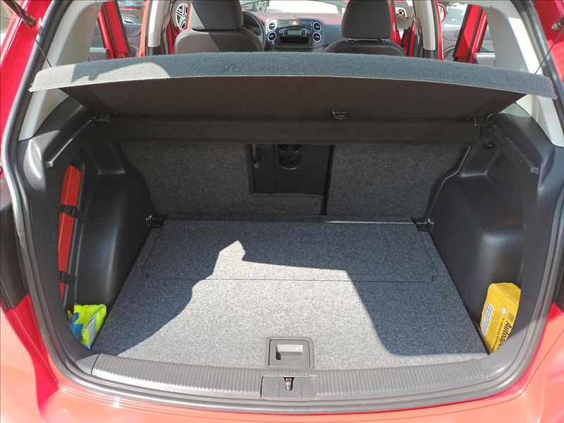 Volkswagen Golf Plus 1,6 TDI,66KW,SERVISKA,TAŽNÉ - fotka 19 z 39