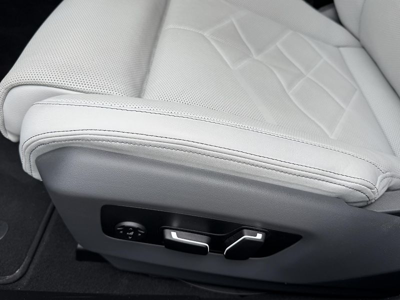 BMW Řada 5 540D xDRIVE M SPORT Individual - fotka 15 z 37
