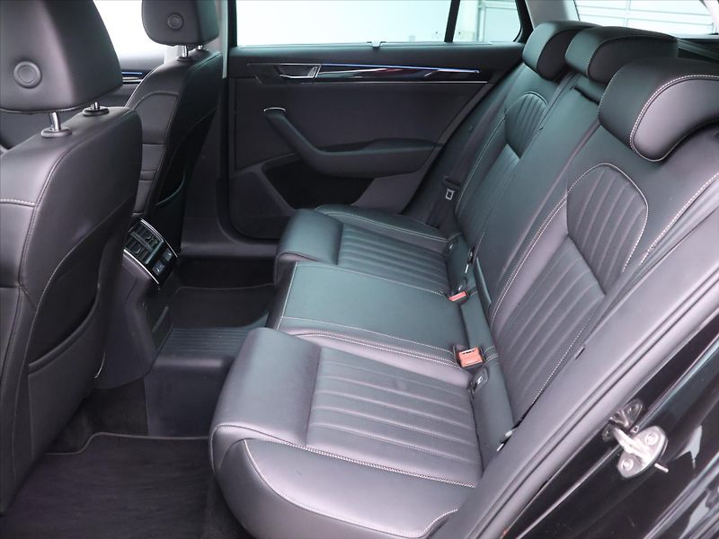 Škoda Superb 2,0 TDI 140kW DSG 4x4 L&K DPH - fotka 14 z 44
