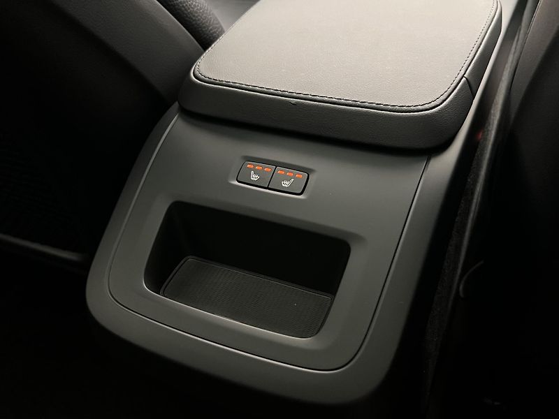 Volvo XC90 B5 AWD BRIGHT PLUS 7 MÍST AUT - fotka 22 z 50