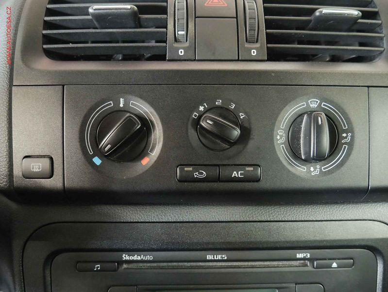 Škoda Fabia (2012) 1.4i, 1.maj,ČR, servis.kniha - fotka 14 z 16