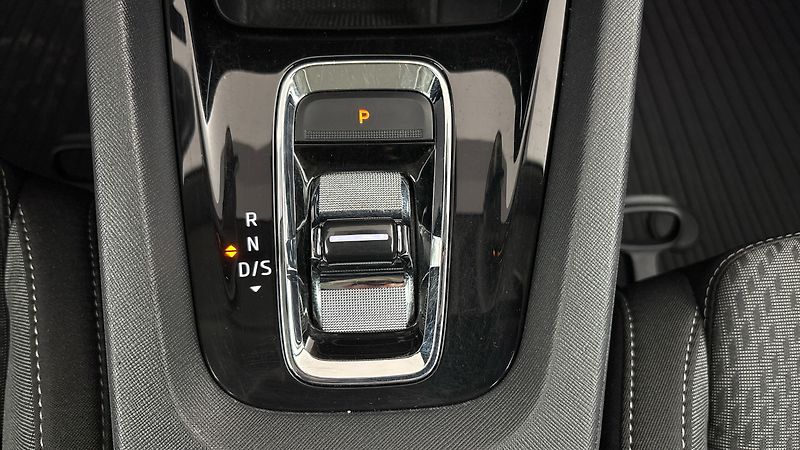 Škoda Octavia 2.0 TDI DSG Style Combi - fotka 23 z 28