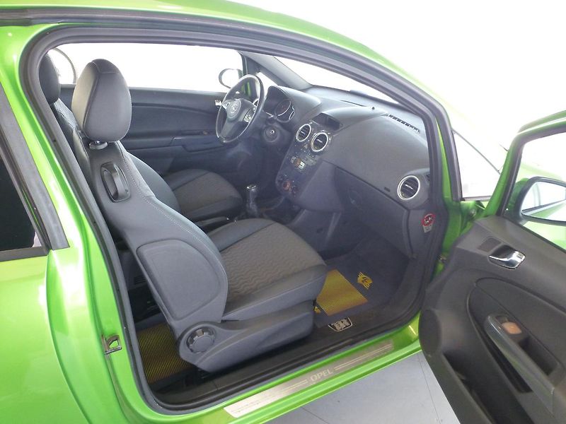 Opel Corsa (2013) 1,4i-74KW-SPORT!*AC*+SADA KOL* - fotka 13 z 24
