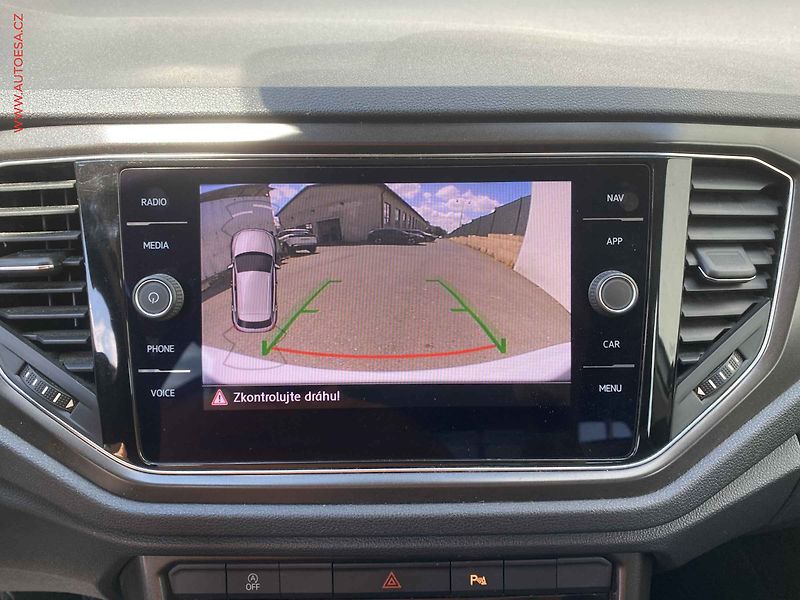 Volkswagen T-Roc (2019) 1.5 TSi, Comfortline, navi - fotka 17 z 18
