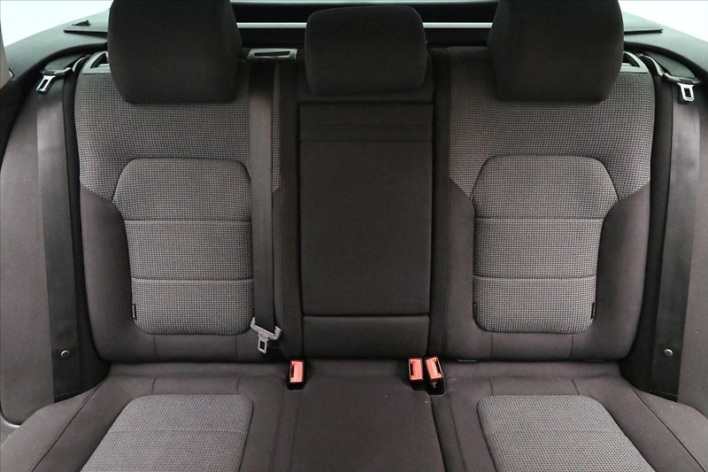 Volkswagen Passat 2,0 TDI 103kW DSG Nová STK - fotka 26 z 29