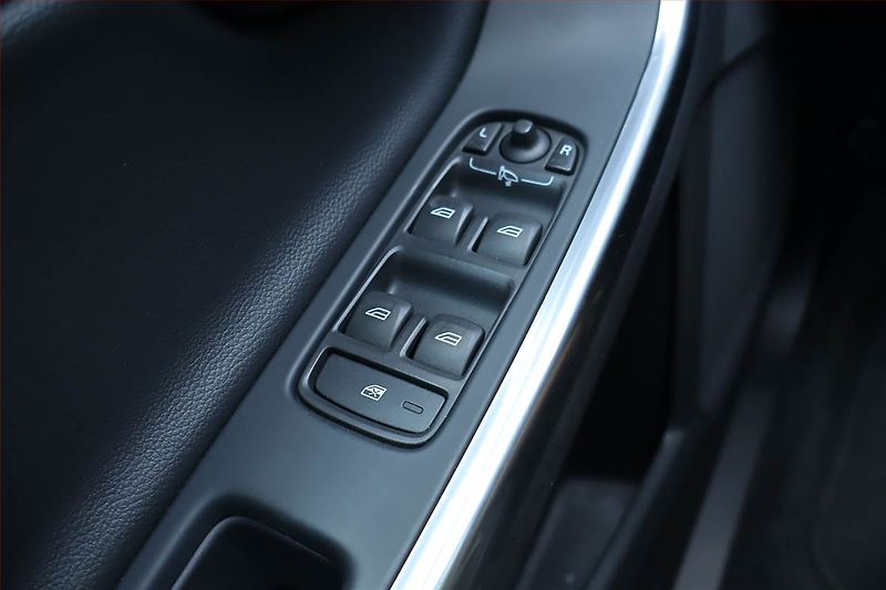 Volvo S60 (2016) D3, Automat, Serv.kniha, Kůže - fotka 21 z 25