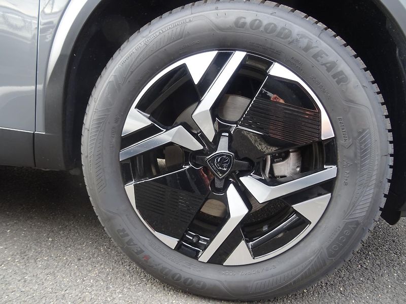 Peugeot 2008 (2026) ALLURE Hybrid 145k e-DCS6 - fotka 9 z 45