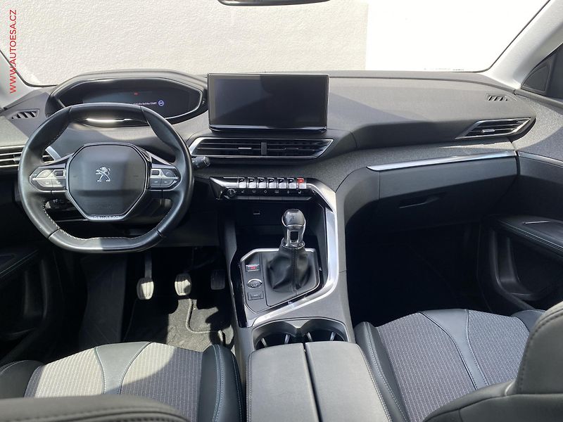 Peugeot 3008 (2021) 1.5 HDi, 2.maj,ČR, Allure - fotka 8 z 17