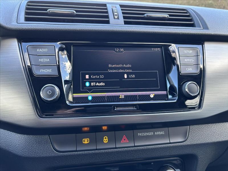 Škoda Fabia 1,0 TSi Style FULL LED CARPLAY - fotka 23 z 39