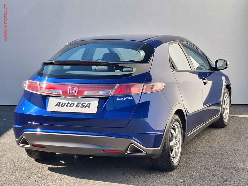 Honda Civic (2008) 1.4 i-VTEC, ČR, AC, tempo - fotka 4 z 16