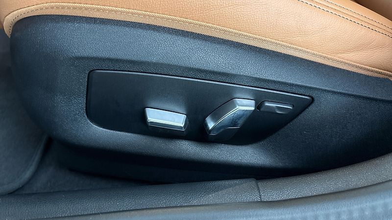 BMW Řada 5 540i AUT M-paket - fotka 21 z 32