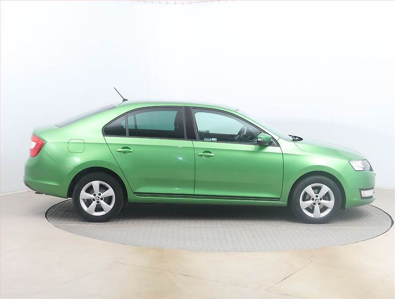Škoda Rapid (2015) Elegance 1.4 TDI, Tempomat - fotka 6 z 14