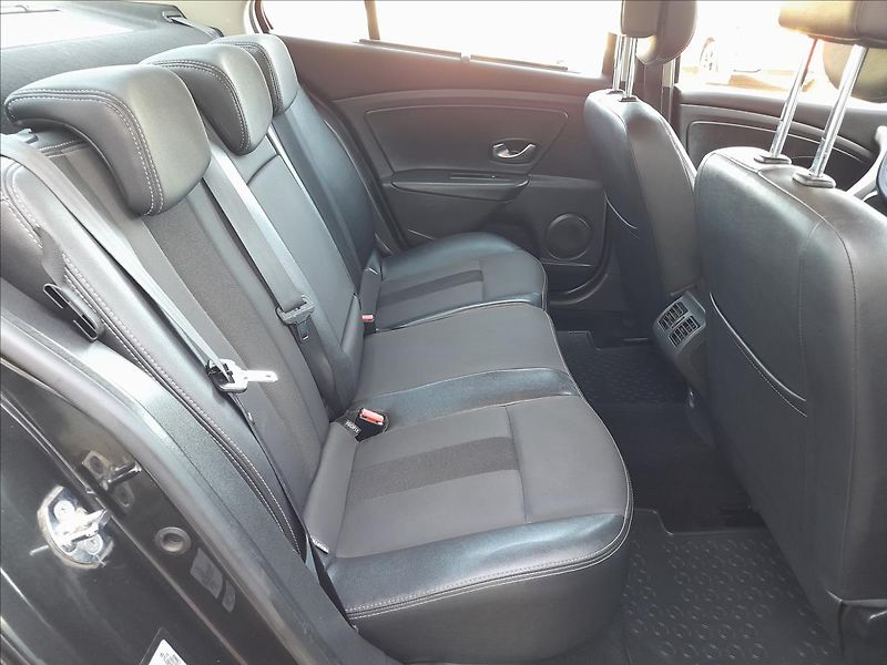 Renault Fluence 1,6 i 16V Privilege STÁLE U NÁ - fotka 13 z 16