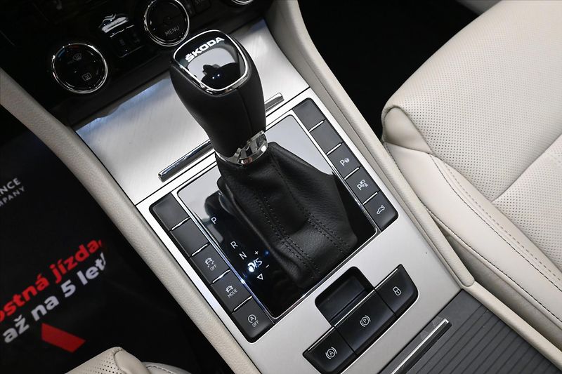 Škoda Superb 2,0 TDI 147 kW L&K DSG Záruka - fotka 23 z 32