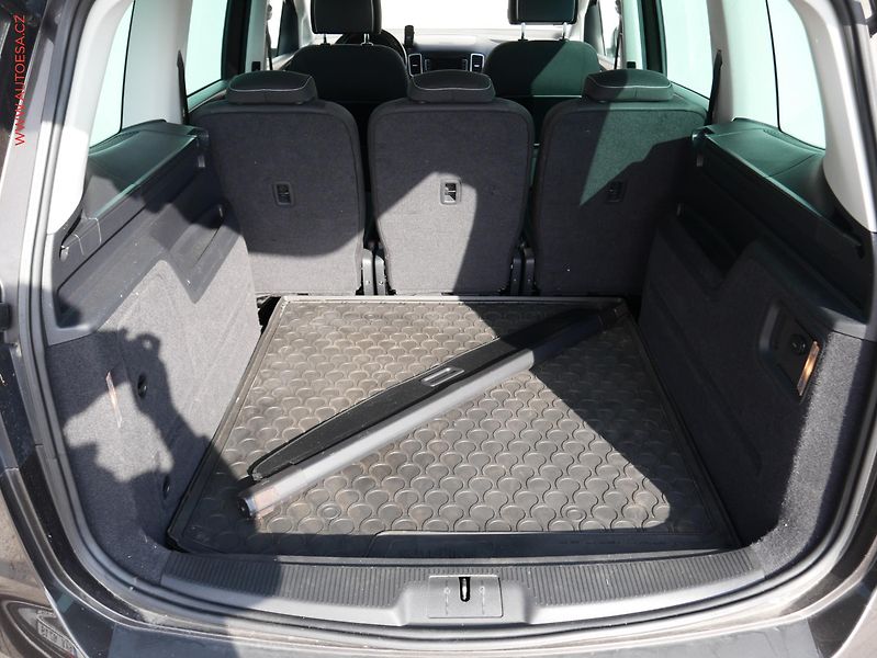 Volkswagen Sharan (2014) 2.0 TDI, panorama, autoAC - fotka 7 z 21