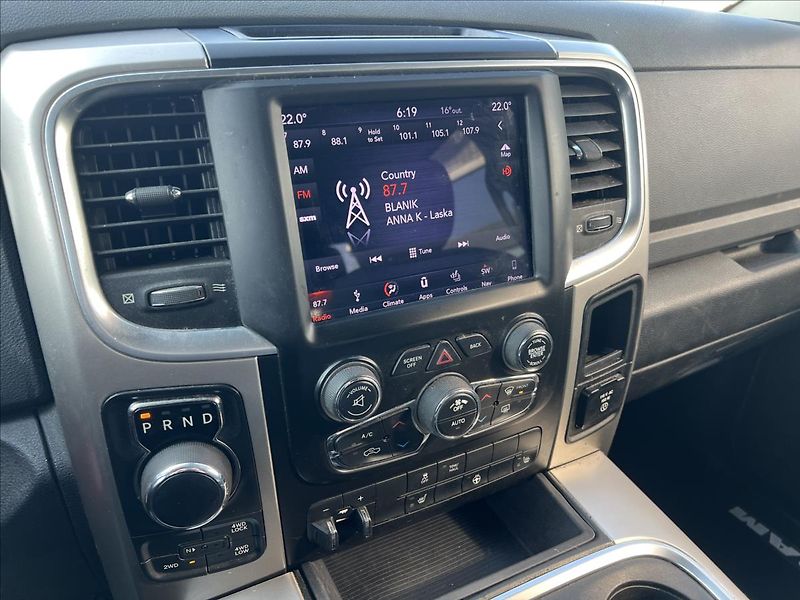 Dodge RAM 5,7 HEMI Big Horn - fotka 14 z 19